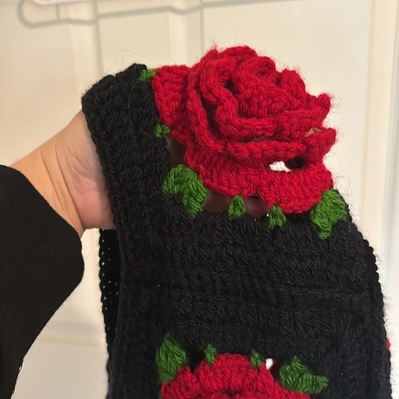 Handmade rose balaclava - Picture 5 of 5
